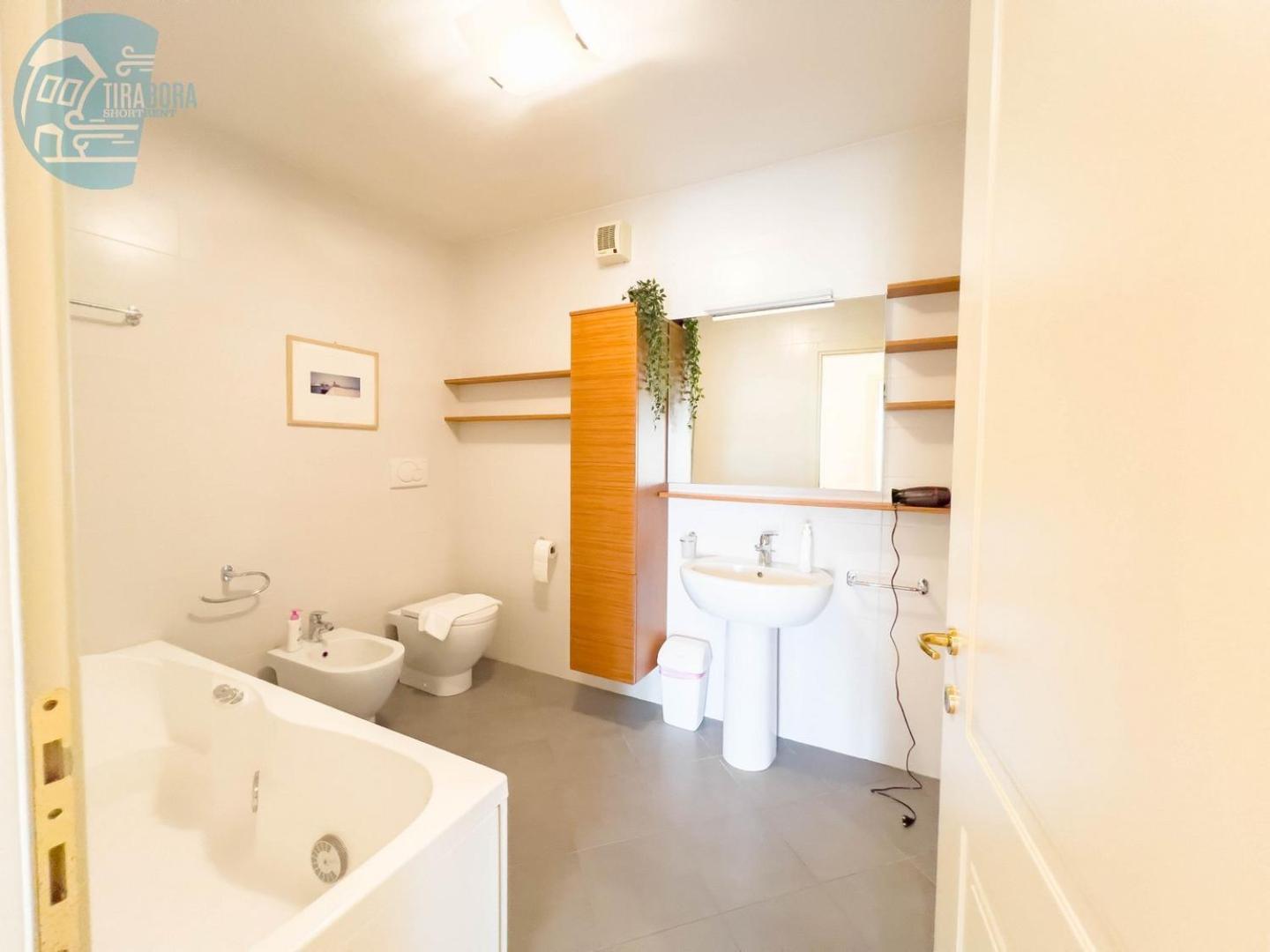 Cattedrale 5 Tirabora Short Rent Apartment Triest Exterior foto